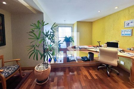 Apartamento para alugar com 421m², 2 quartos e 4 vagas Apartamento para alugar com 421m², 2 quartos e 4 vagasEscritório