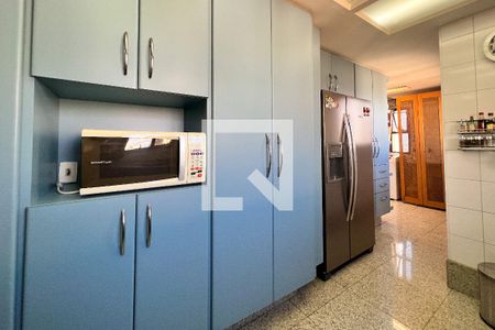 Apartamento para alugar com 421m², 2 quartos e 4 vagas Apartamento para alugar com 421m², 2 quartos e 4 vagasCozinha