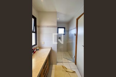 Apartamento para alugar com 421m², 2 quartos e 4 vagas Apartamento para alugar com 421m², 2 quartos e 4 vagasBanheiro da Suíte 1