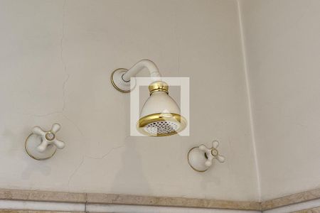 Apartamento para alugar com 421m², 2 quartos e 4 vagas Apartamento para alugar com 421m², 2 quartos e 4 vagasBanheiro da Suíte 1