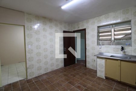 Cozinha de casa para alugar com 1 quarto, 40m² em Vila Campo Grande, São Paulo