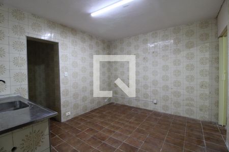 Cozinha de casa para alugar com 1 quarto, 40m² em Vila Campo Grande, São Paulo
