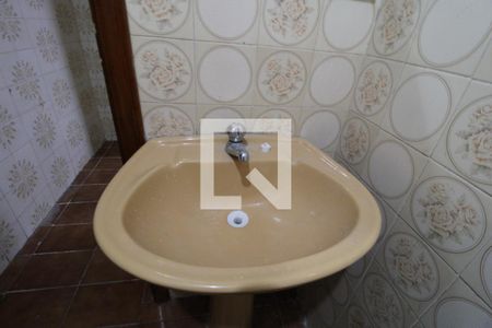 Banheiro de casa para alugar com 1 quarto, 40m² em Vila Campo Grande, São Paulo