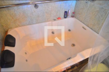 Casa para alugar com 400m², 3 quartos e 7 vagasBanheiro suíte