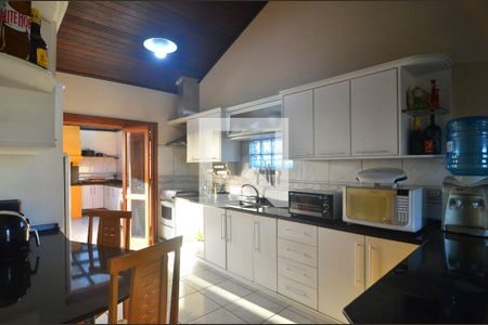 Casa para alugar com 400m², 3 quartos e 7 vagasCozinha