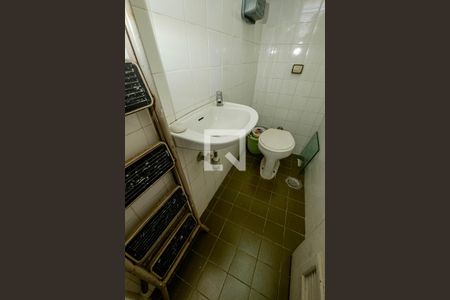 Apartamento à venda com 64m², 2 quartos e 2 vagasBanheiro de Serviço