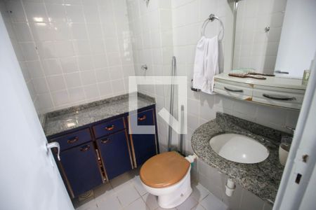 Lavabo de apartamento à venda com 3 quartos, 150m² em Taquara, Rio de Janeiro