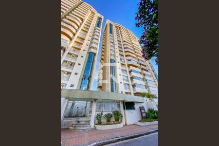 Apartamento para alugar com 81m², 3 quartos e 1 vagaFachada e portaria