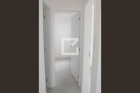 Corredor de apartamento para alugar com 2 quartos, 40m² em Vila Isolina Mazzei, São Paulo