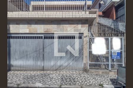 Casa à venda com 180m², 3 quartos e 2 vagasFachada