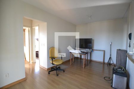 Sala de apartamento à venda com 2 quartos, 55m² em Cavalhada, Porto Alegre