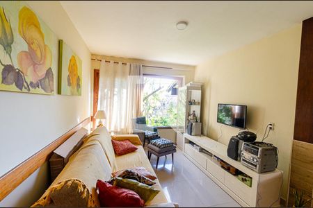 Casa à venda com 290m², 4 quartos e 4 vagasSala