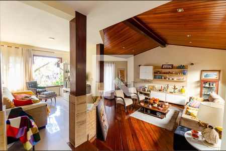 Casa à venda com 290m², 4 quartos e 4 vagasSala