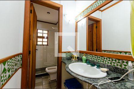 Casa à venda com 290m², 4 quartos e 4 vagasBanheiro 3