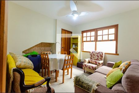 Casa à venda com 290m², 4 quartos e 4 vagasSala