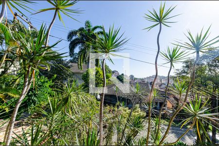 Casa à venda com 290m², 4 quartos e 4 vagasvista