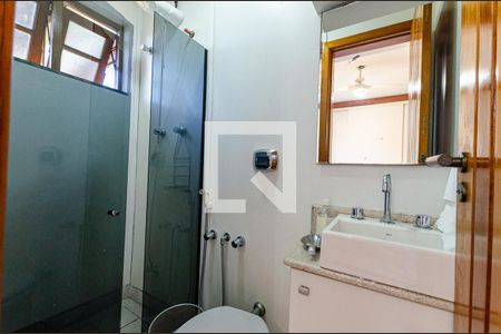 Casa à venda com 290m², 4 quartos e 4 vagasBanheiro 1