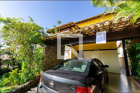 Casa à venda com 290m², 4 quartos e 4 vagasFachada