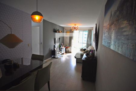 Sala de apartamento para alugar com 2 quartos, 78m² em Jacarepaguá, Rio de Janeiro