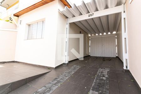 Casa à venda com 95m², 1 quarto e 6 vagas Casa à venda com 95m², 1 quarto e 6 vagasGaragem