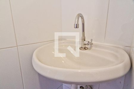 Lavabo de apartamento para alugar com 2 quartos, 54m² em Sítio Morro Grande, São Paulo