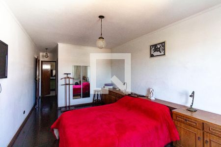 Casa à venda com 460m², 4 quartos e 5 vagasSuíte 2