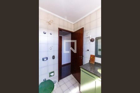 Casa à venda com 460m², 4 quartos e 5 vagasBanheiro da Suíte 1