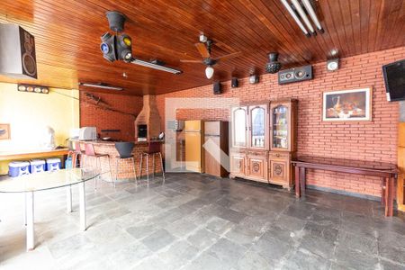 Casa à venda com 460m², 4 quartos e 5 vagasChurrasqueira