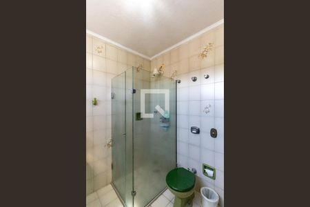 Casa à venda com 460m², 4 quartos e 5 vagasBanheiro da Suíte 1