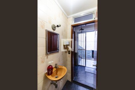 Casa à venda com 460m², 4 quartos e 5 vagasBanheiro de Serviço