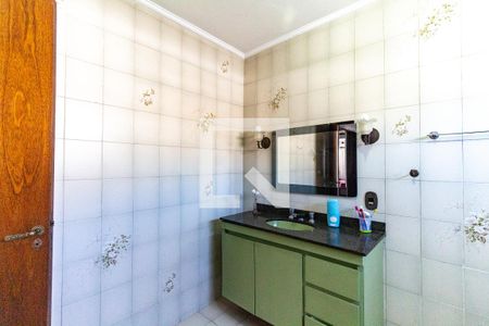 Casa à venda com 460m², 4 quartos e 5 vagasBanheiro da Suíte 2