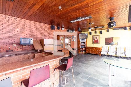 Casa à venda com 460m², 4 quartos e 5 vagasChurrasqueira