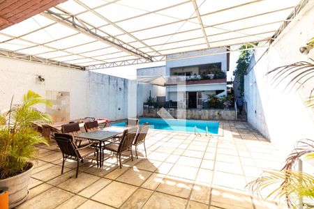 Casa à venda com 460m², 4 quartos e 5 vagasPiscina