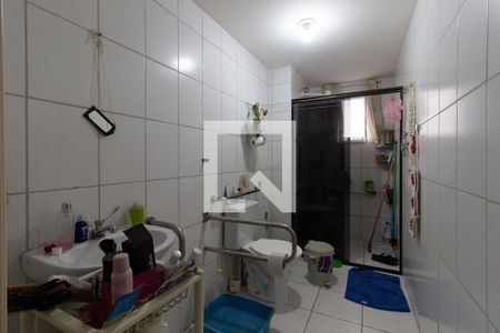 Banheiro de apartamento à venda com 2 quartos, 50m² em Parque Santa Rita, São Paulo
