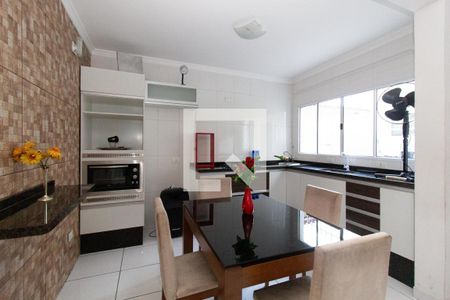Casa à venda com 220m², 4 quartos e 4 vagasCasa 2 - Sala/Cozinha