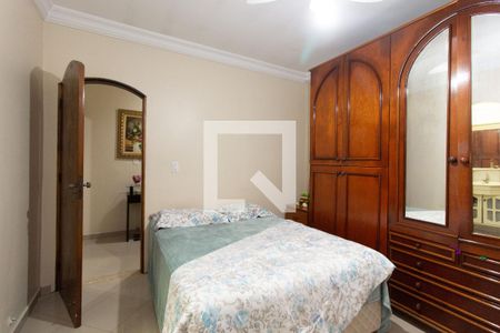 Casa à venda com 220m², 4 quartos e 4 vagasSuíte