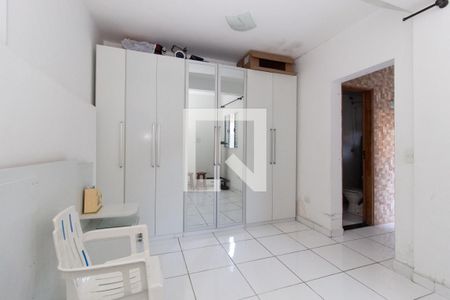Casa à venda com 220m², 4 quartos e 4 vagasCasa 2 - Suíte