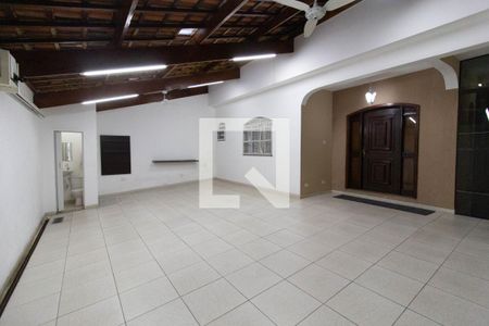 Casa à venda com 220m², 4 quartos e 4 vagasGaragem