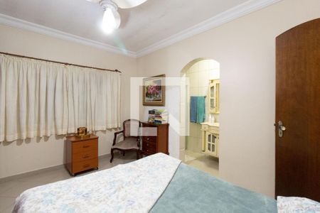 Casa à venda com 220m², 4 quartos e 4 vagasSuíte