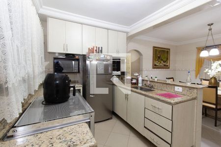 Casa à venda com 220m², 4 quartos e 4 vagasCozinha