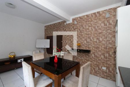 Casa à venda com 220m², 4 quartos e 4 vagasCasa 2 - Sala/Cozinha
