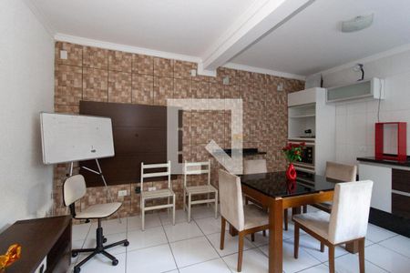 Casa à venda com 220m², 4 quartos e 4 vagasCasa 2 - Sala/Cozinha