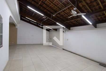 Casa à venda com 220m², 4 quartos e 4 vagasGaragem