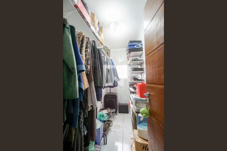 Casa à venda com 250m², 3 quartos e 2 vagasCloset