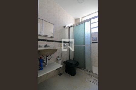Apartamento à venda com 70m², 2 quartos e 1 vaga Apartamento à venda com 70m², 2 quartos e 1 vagaBanheiro Social