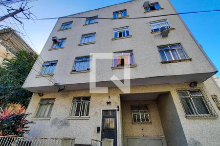 Apartamento à venda com 70m², 2 quartos e 1 vaga Apartamento à venda com 70m², 2 quartos e 1 vagaFachada