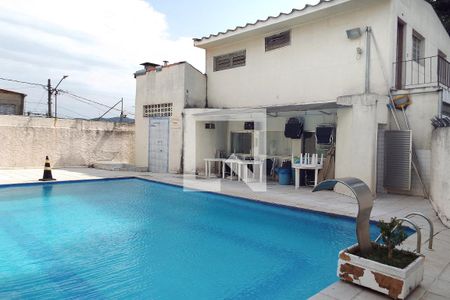 Apartamento para alugar com 104m², 2 quartos e 1 vaga Apartamento para alugar com 104m², 2 quartos e 1 vagaÁrea comum - Piscina