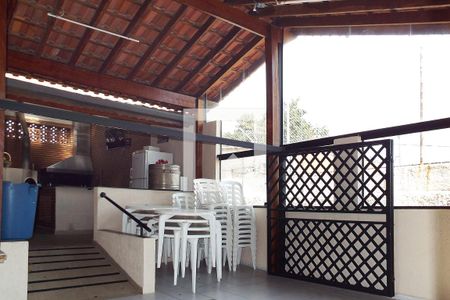 Apartamento para alugar com 104m², 2 quartos e 1 vaga Apartamento para alugar com 104m², 2 quartos e 1 vagaÁrea comum - Churrasqueira