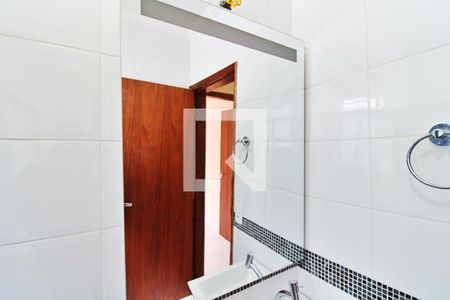 Casa à venda com 108m², 2 quartos e 2 vagasBanheiro