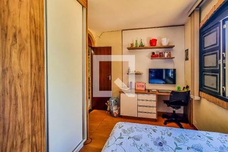 Casa à venda com 380m², 4 quartos e 2 vagas Casa à venda com 380m², 4 quartos e 2 vagasQuarto 1